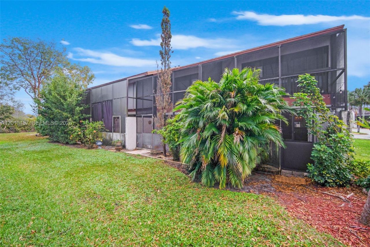 4250 SW 70th Ter, Unit ., Davie, FL 33314 Photo