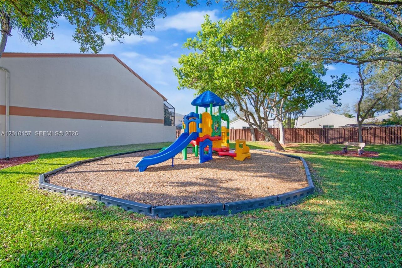 4250 SW 70th Ter, Unit ., Davie, FL 33314 Photo