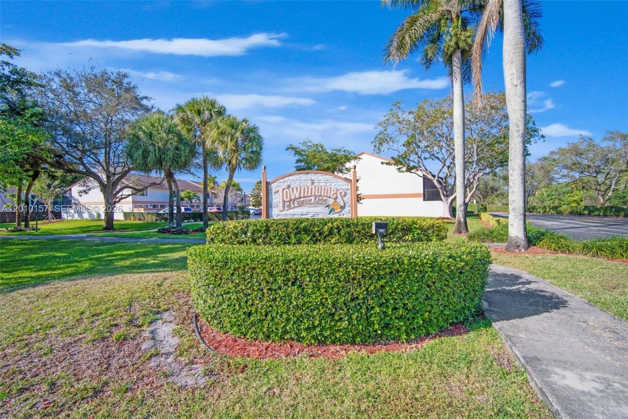 4250 SW 70th Ter, Unit ., Davie, FL 33314 Photo