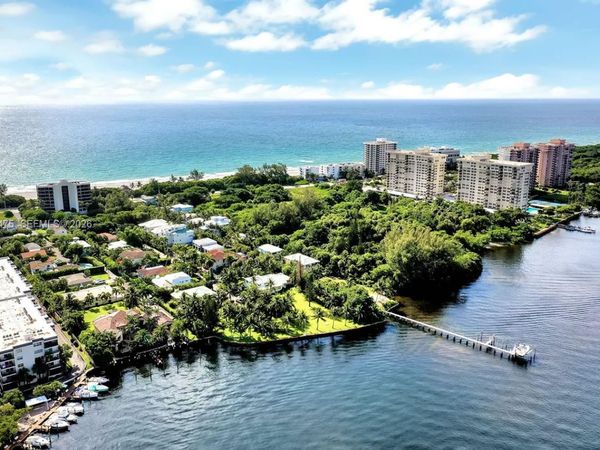 910 NE 24th St , Boca Raton, FL 33431