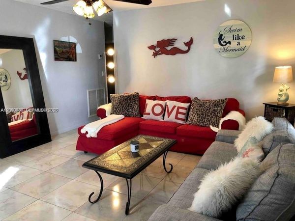 2411 Hayes St , Hollywood, FL 33020