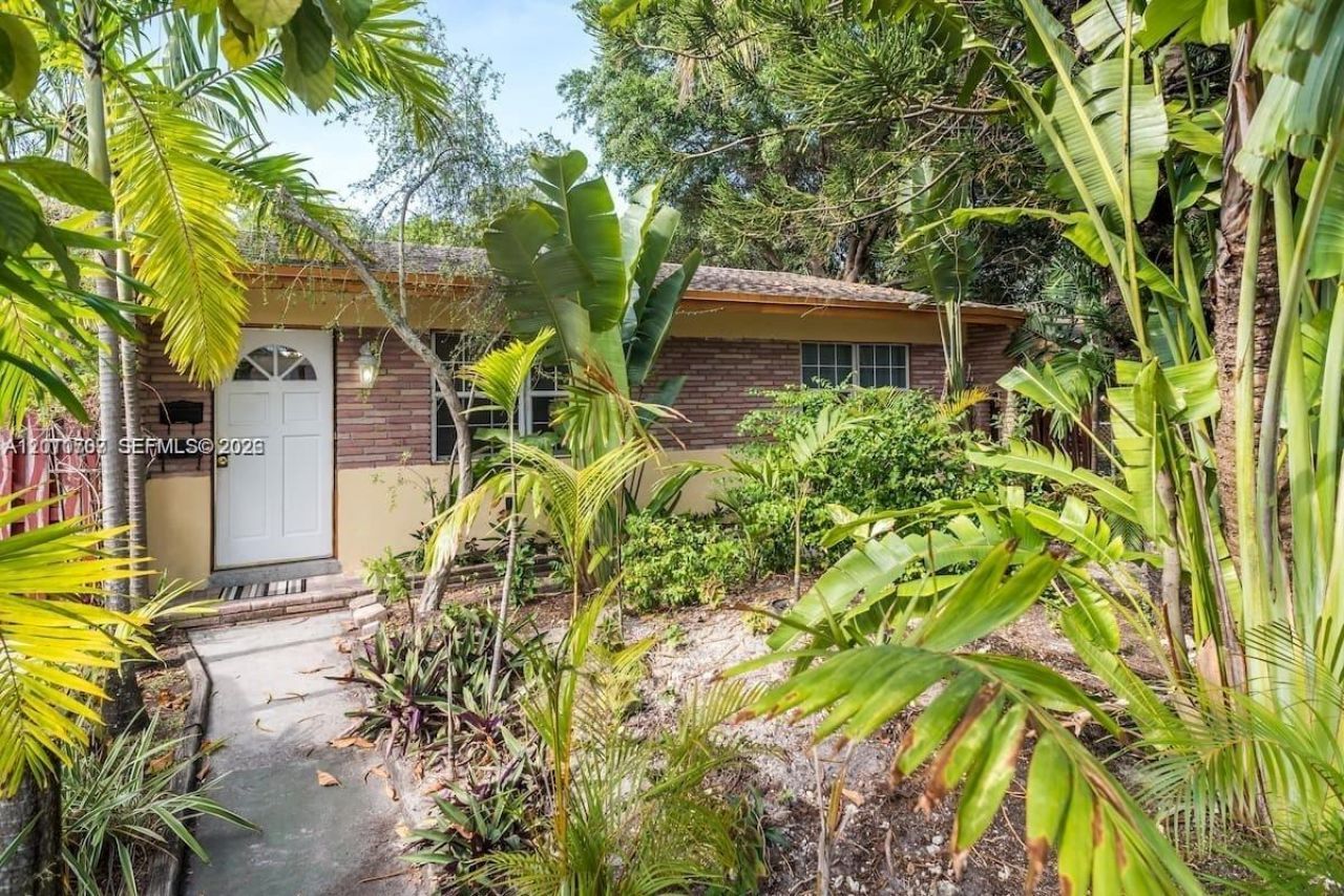 2411 Hayes St , Hollywood, FL 33020 Photo