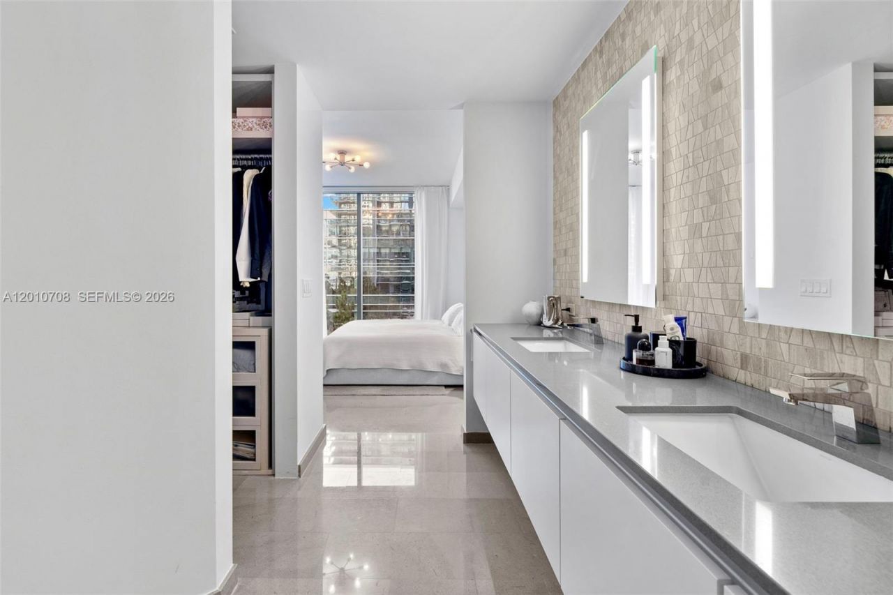 88 SW 7th St , Unit 809, Miami, FL 33130 Photo