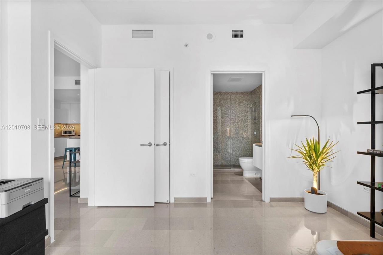 88 SW 7th St , Unit 809, Miami, FL 33130 Photo