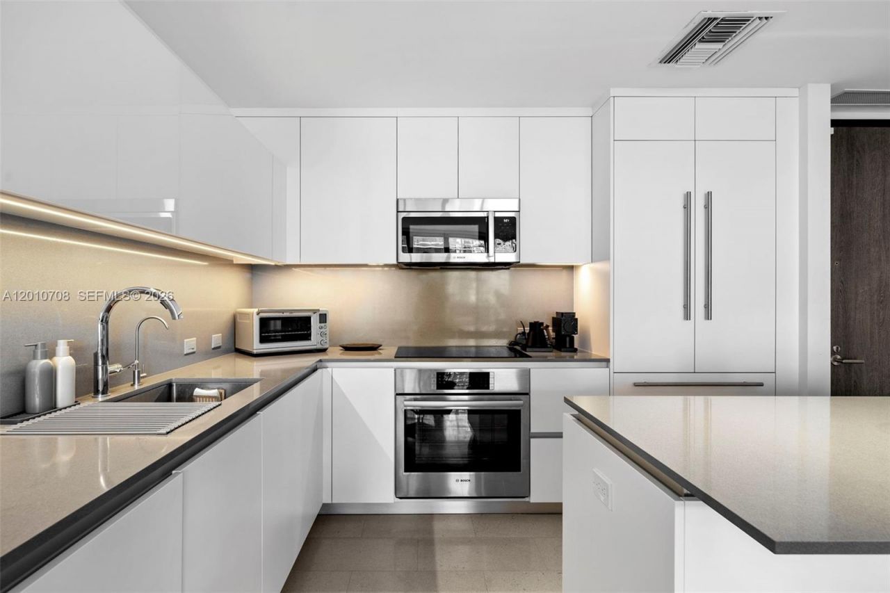88 SW 7th St , Unit 809, Miami, FL 33130 Photo