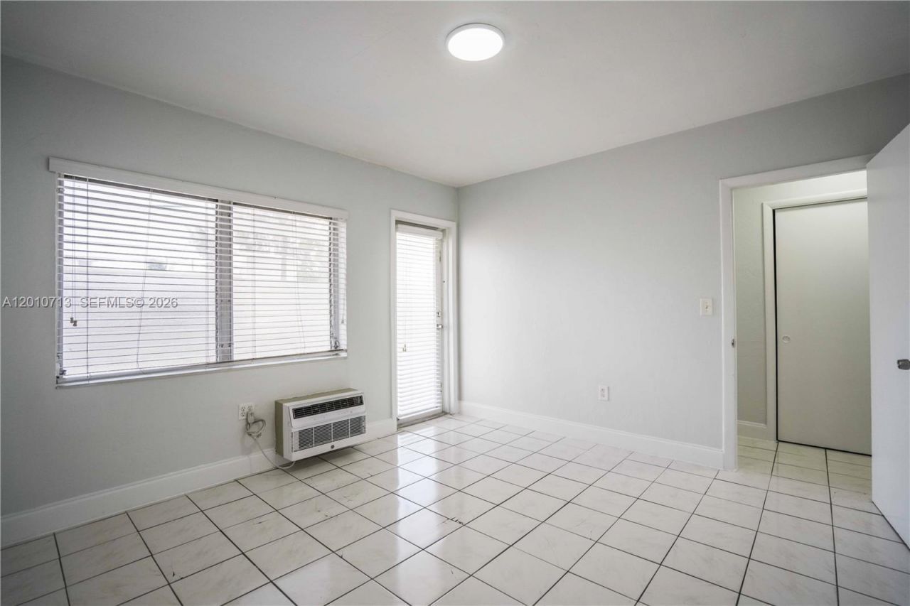 7640 Carlyle Ave , Unit 8A, Miami Beach, FL 33141 Photo