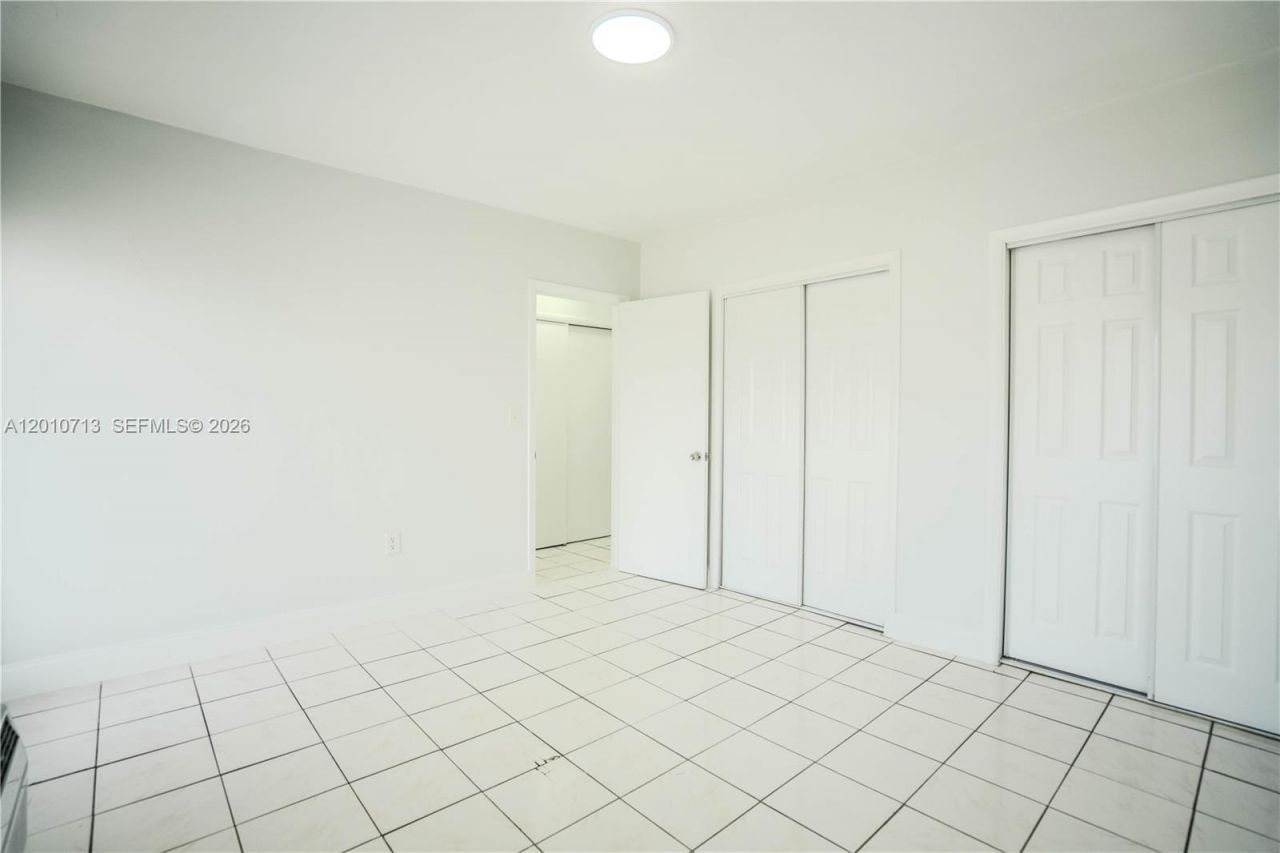 7640 Carlyle Ave , Unit 8A, Miami Beach, FL 33141 Photo