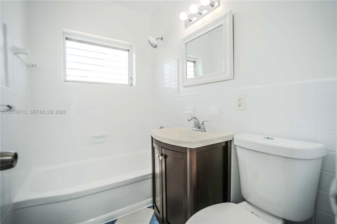 7640 Carlyle Ave , Unit 8A, Miami Beach, FL 33141 Photo