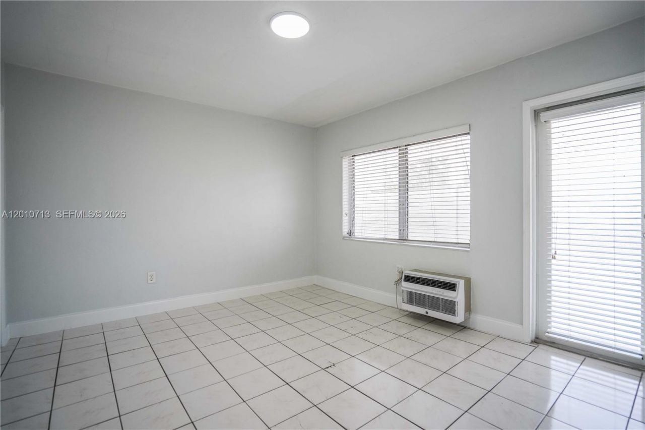 7640 Carlyle Ave , Unit 8A, Miami Beach, FL 33141 Photo