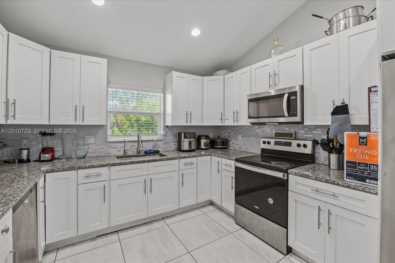 115 SW Glenwood Dr, Port Saint Lucie, FL 34984 Photo