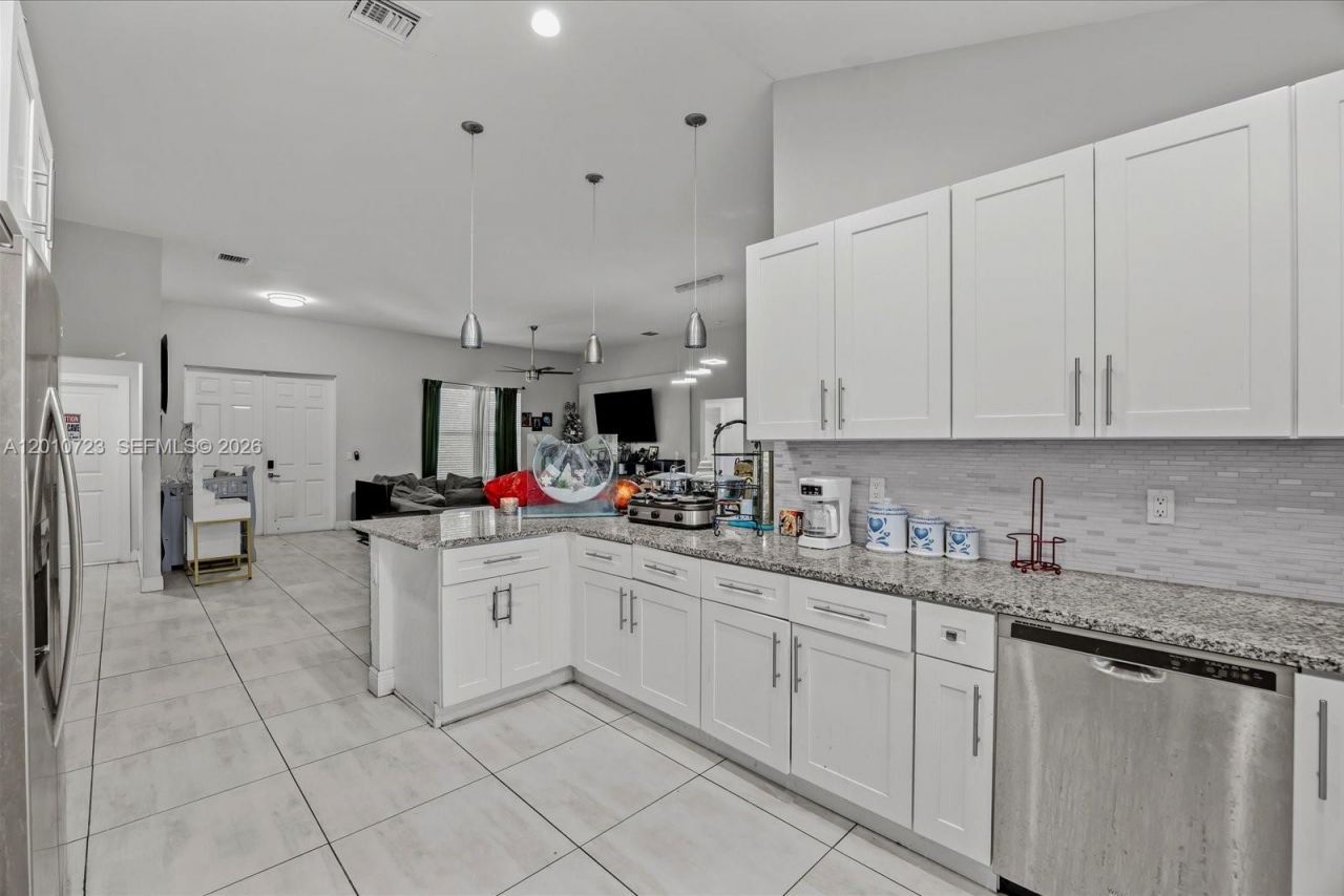 115 SW Glenwood Dr, Port Saint Lucie, FL 34984 Photo