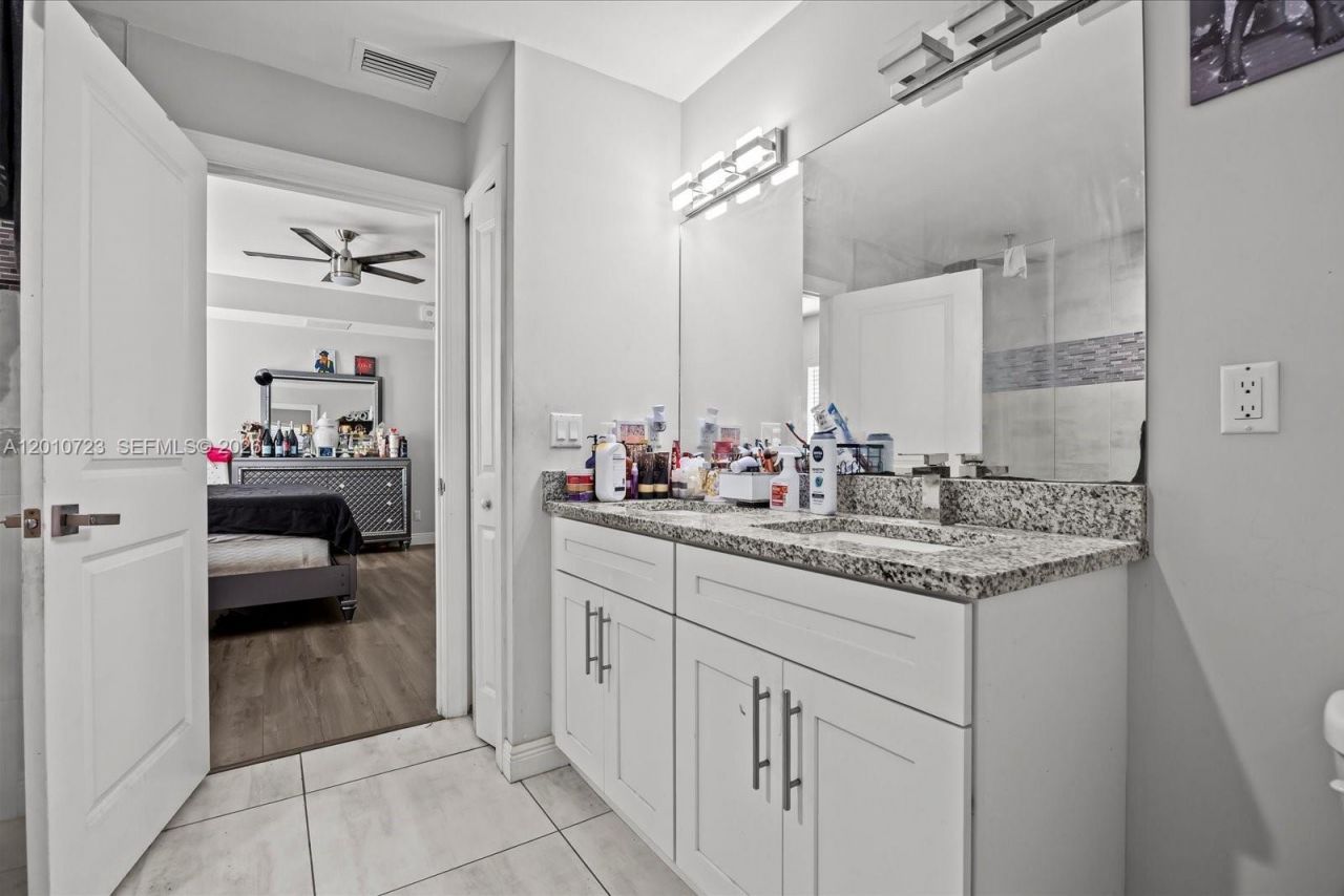 115 SW Glenwood Dr, Port Saint Lucie, FL 34984 Photo