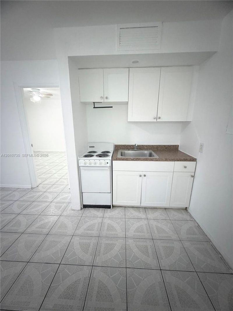 2736 SW 22nd Ave , Unit 2, Miami, FL 33133 Photo