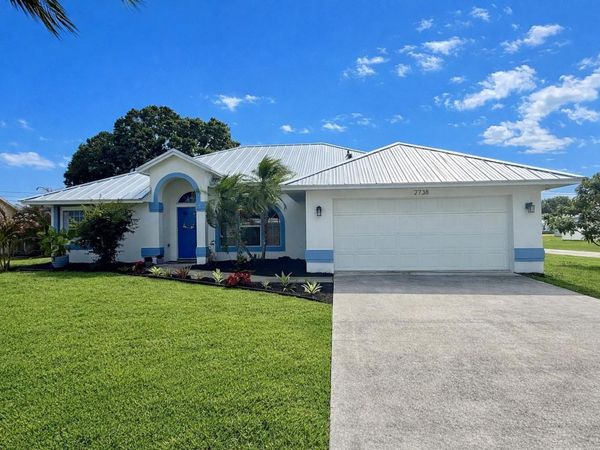 2738 SW District Avenue, Port St. Lucie, FL 34953