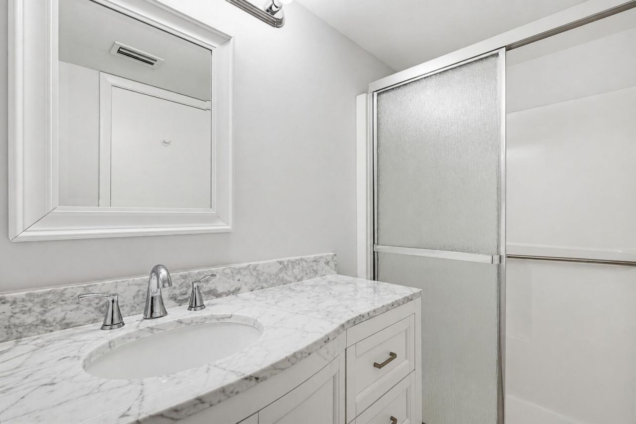 7245 Golf Colony Court, Unit 204, Lake Worth, FL 33467 Photo