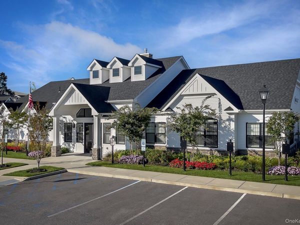 104 Sutton Court , Unit 104, Deer Park, NY 11729