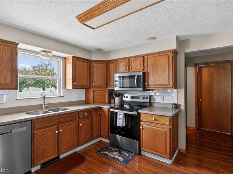 81 S Brookside Drive , Oak Harbor, OH 43449 Photo 13