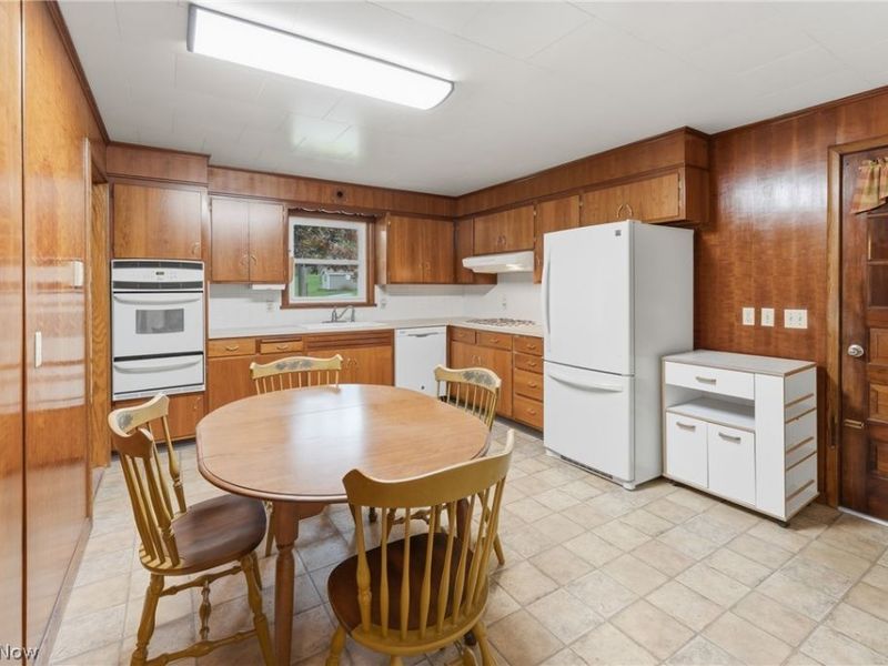 1304 E 2nd Street, Dover, OH 44622 Photo 6