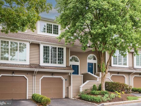 33 CABOT COURT , CHESTERBROOK, PA 19087