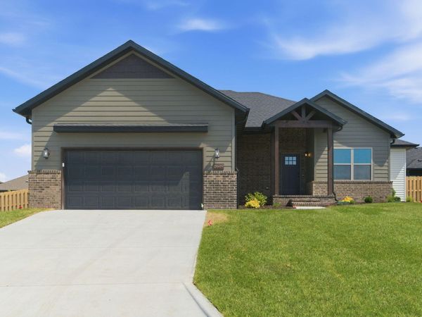2609 W Webb Road , Ozark, MO 65721