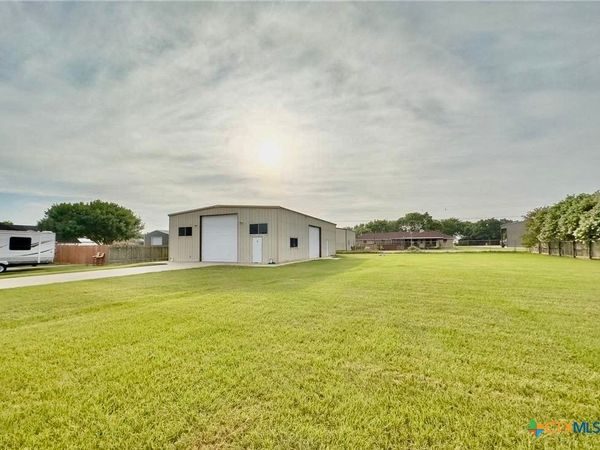 207 Park Lane , Victoria, TX 77904