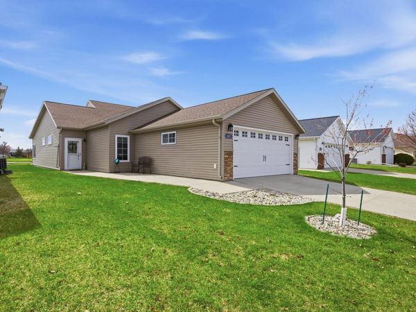2817 35th Street S, Moorhead, MN 56560