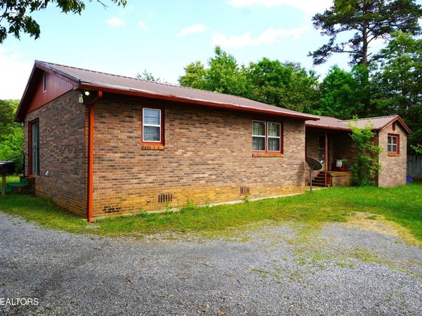 412 Jimtown Rd, Newport, TN 37821