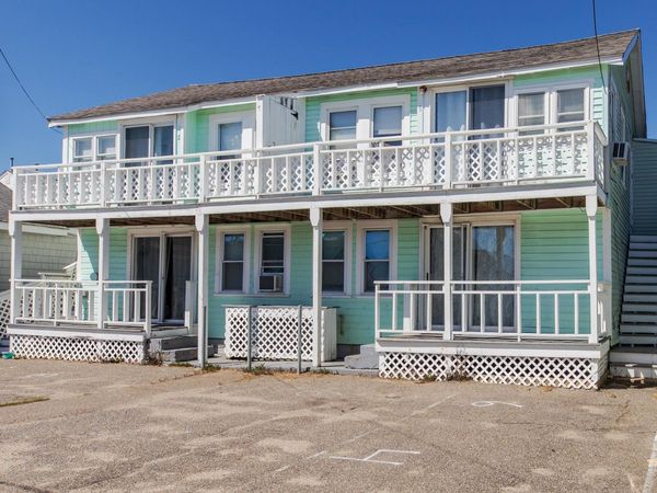 12 Manchester Street, Hampton, NH 03842