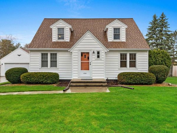 2301 CARLETON AVENUE, Appleton, WI 54915