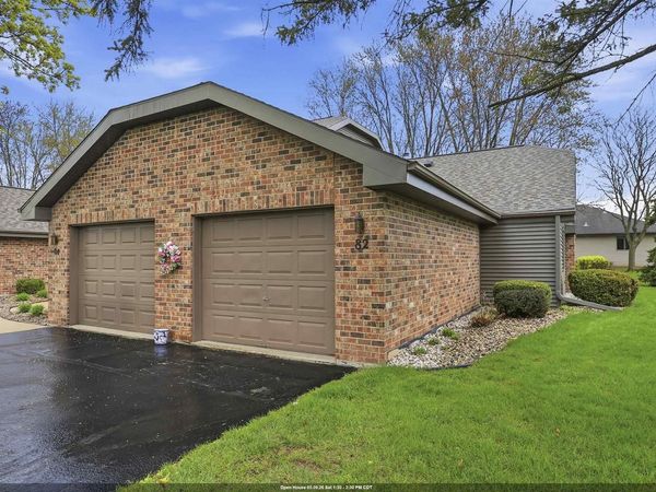 82 SPENCER VILLAGE COURT, Appleton, WI 54914