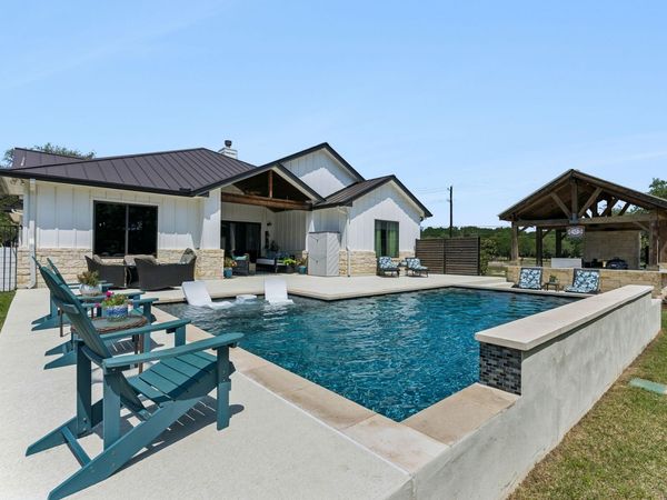 111 Craigen RD, Liberty Hill, TX 78642