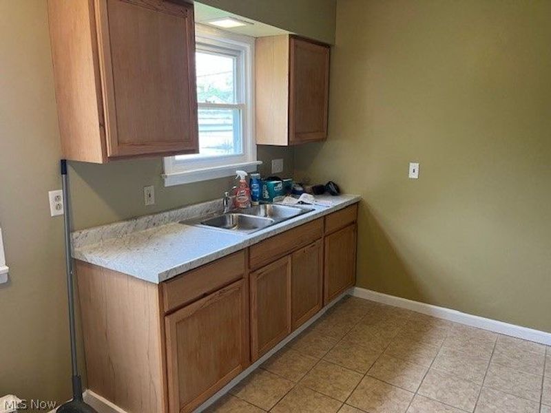 4428 E 156th Street, Cleveland, OH 44128 Photo 16