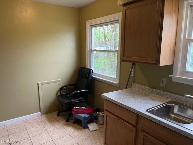 4428 E 156th Street, Cleveland, OH 44128 Photo 18