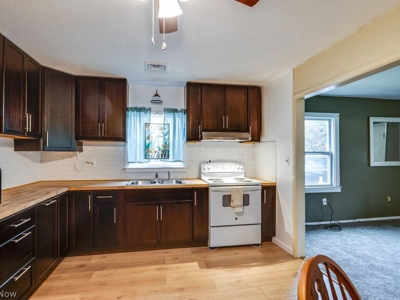 8764 Ravenna Road, Chardon, OH 44024 Photo 9
