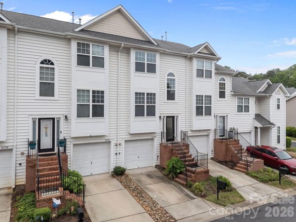 2750 Avalon Loop Road, Charlotte, NC 28269