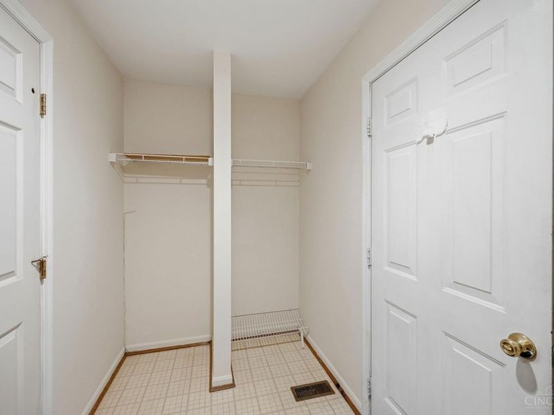5815 Windknoll Court, Columbia Twp, OH 45243 Photo 22