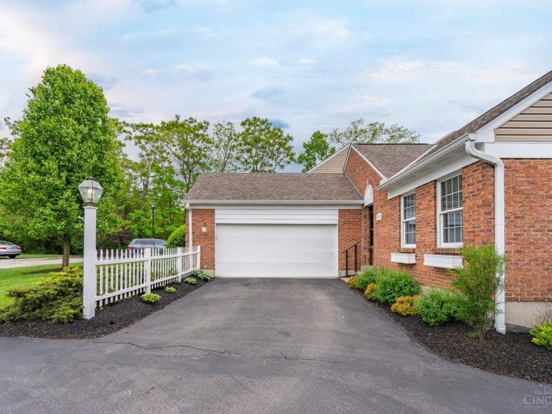 5815 Windknoll Court, Columbia Twp, OH 45243 Photo 3