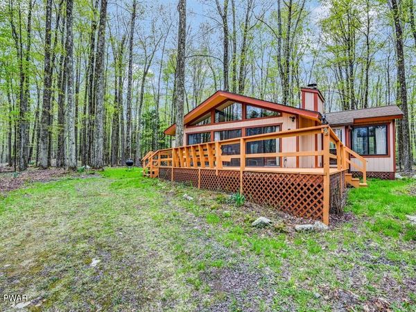 140 Lake Road , Lake Ariel, PA 18436