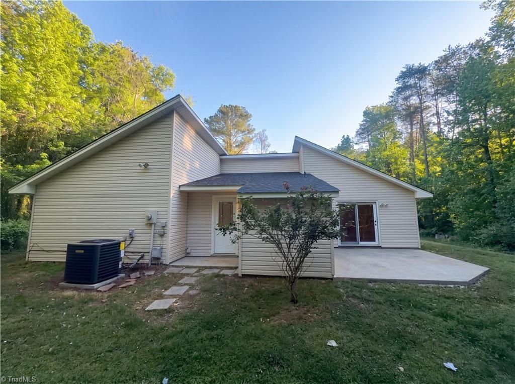 8101 Eastridge Road, Oak Ridge, NC 27310 Main Photo