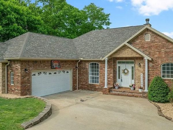 9877 Admiral Drive, Rogers, AR 72756