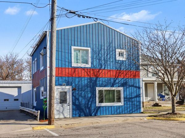 21 E Maple Street NE, Cedar Springs, MI 49319