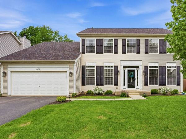 628 Manhattan Circle, Oswego, IL 60543
