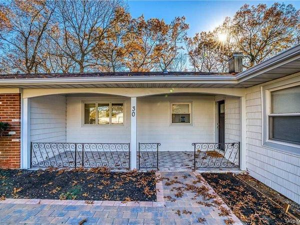 30 Whitfield Lane , Coram, NY 11727