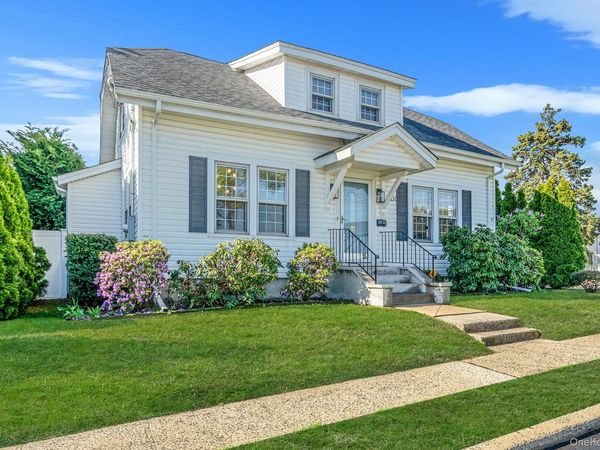 101 Oswego Street , North Bellmore, NY 11710