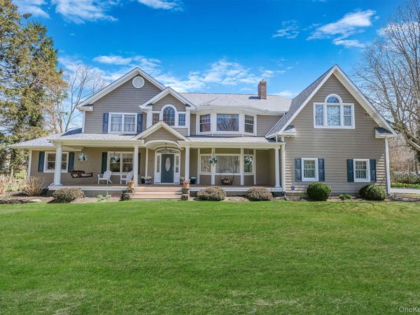 15 Maple Road, Setauket, NY 11733