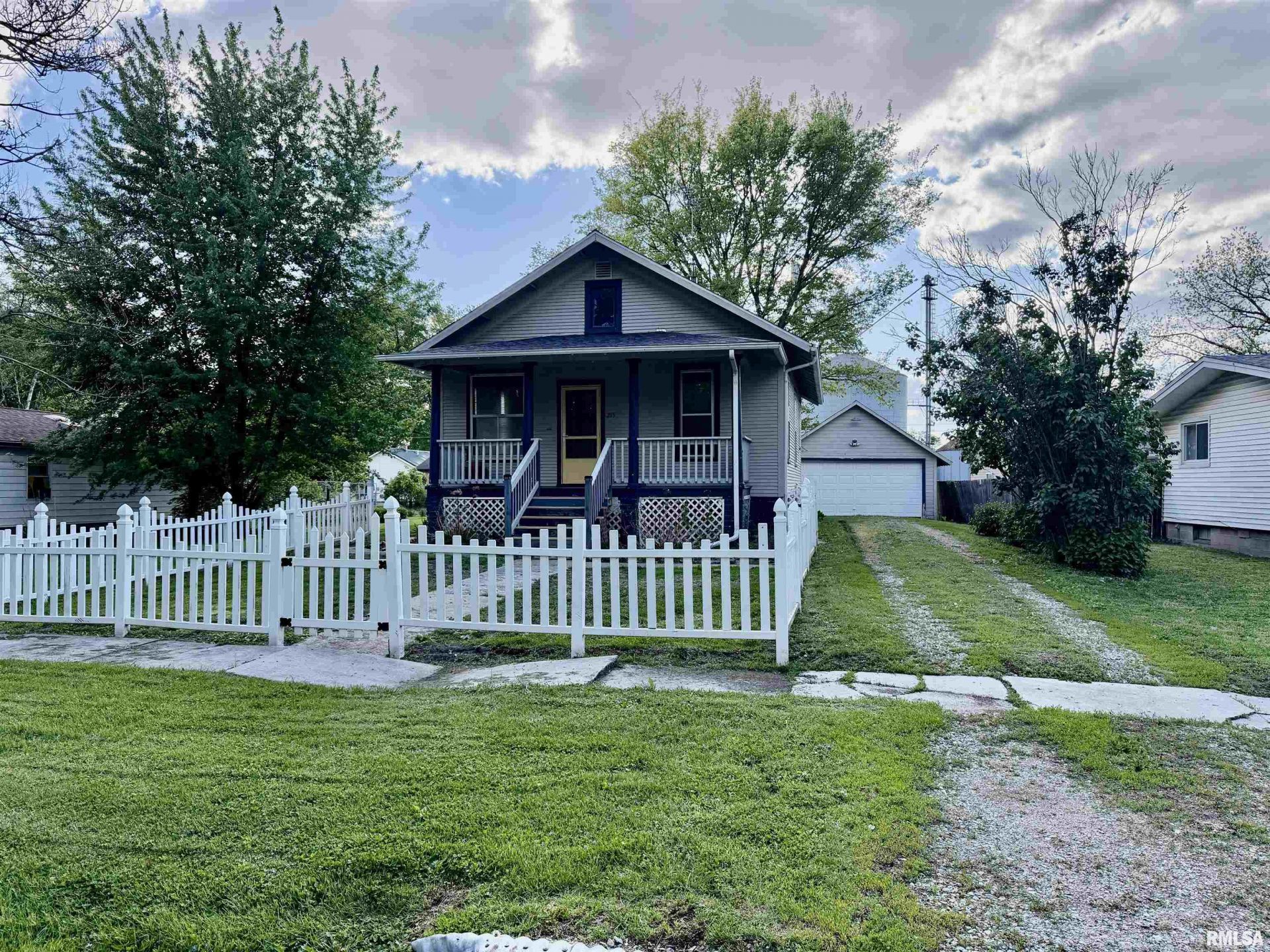 215 S Fulton Street, Avon, IL 61415 Main Photo