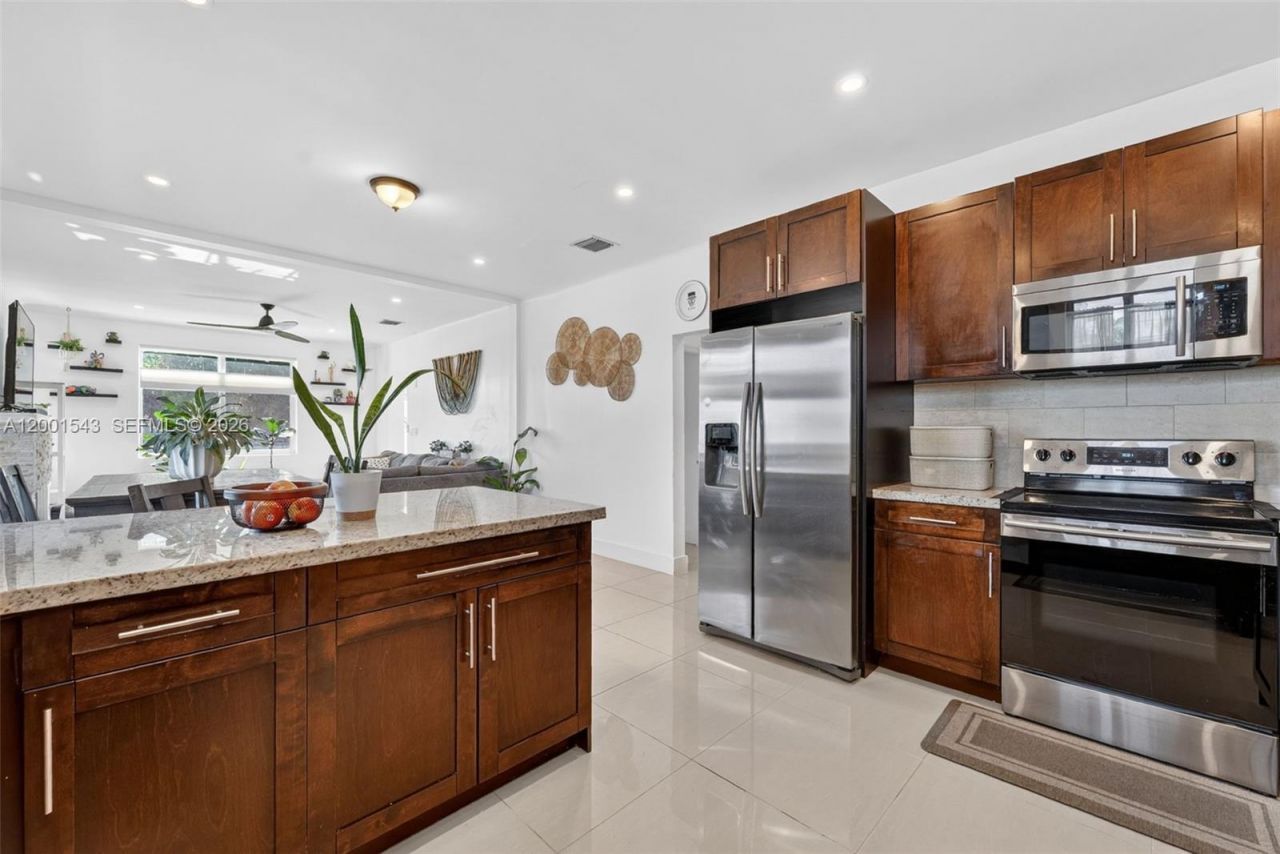 1960 NW 24th Ct, Miami, FL 33125 Photo