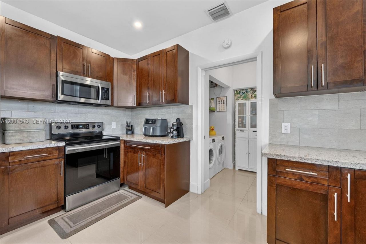 1960 NW 24th Ct, Miami, FL 33125 Photo