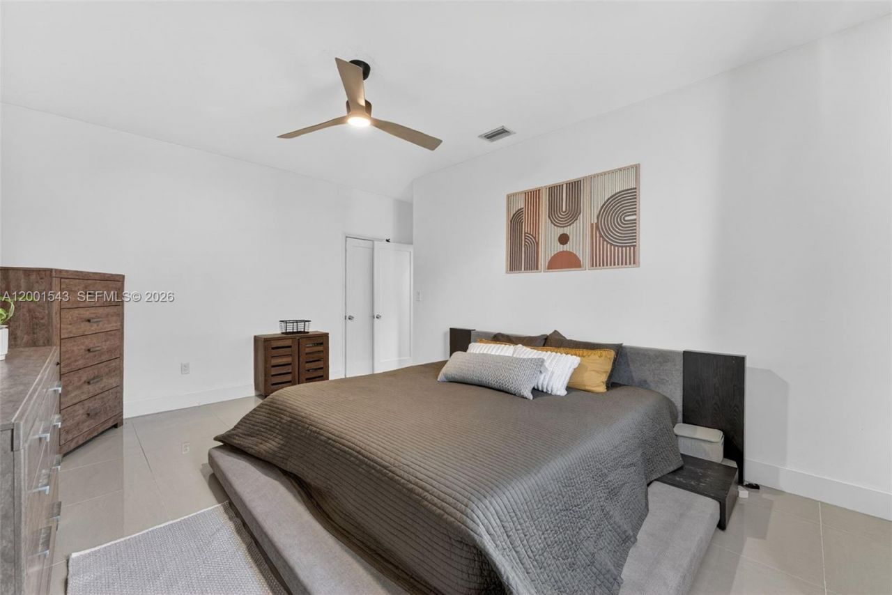 1960 NW 24th Ct, Miami, FL 33125 Photo