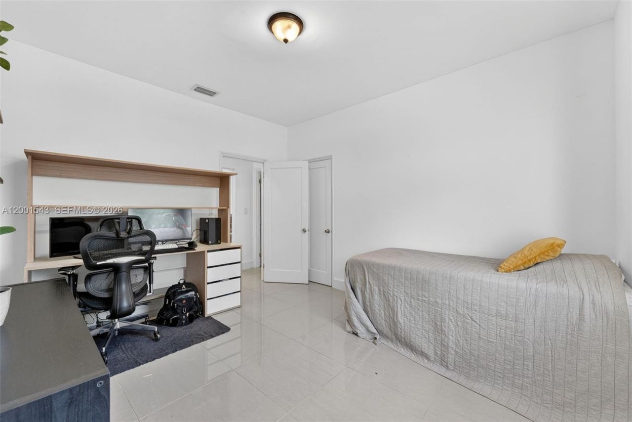 1960 NW 24th Ct, Miami, FL 33125 Photo